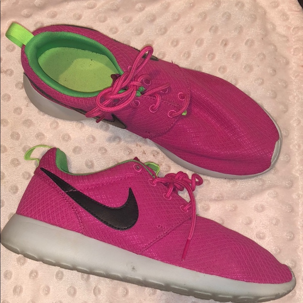 Nike roshes